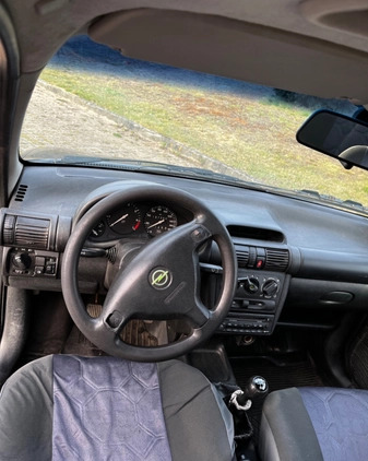 Opel Corsa cena 3000 przebieg: 187370, rok produkcji 1999 z Częstochowa małe 29